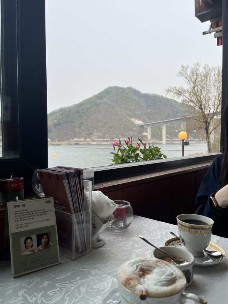 아침 커피 추천 - 위 점막을 보호하는 라떼와 방탄커피